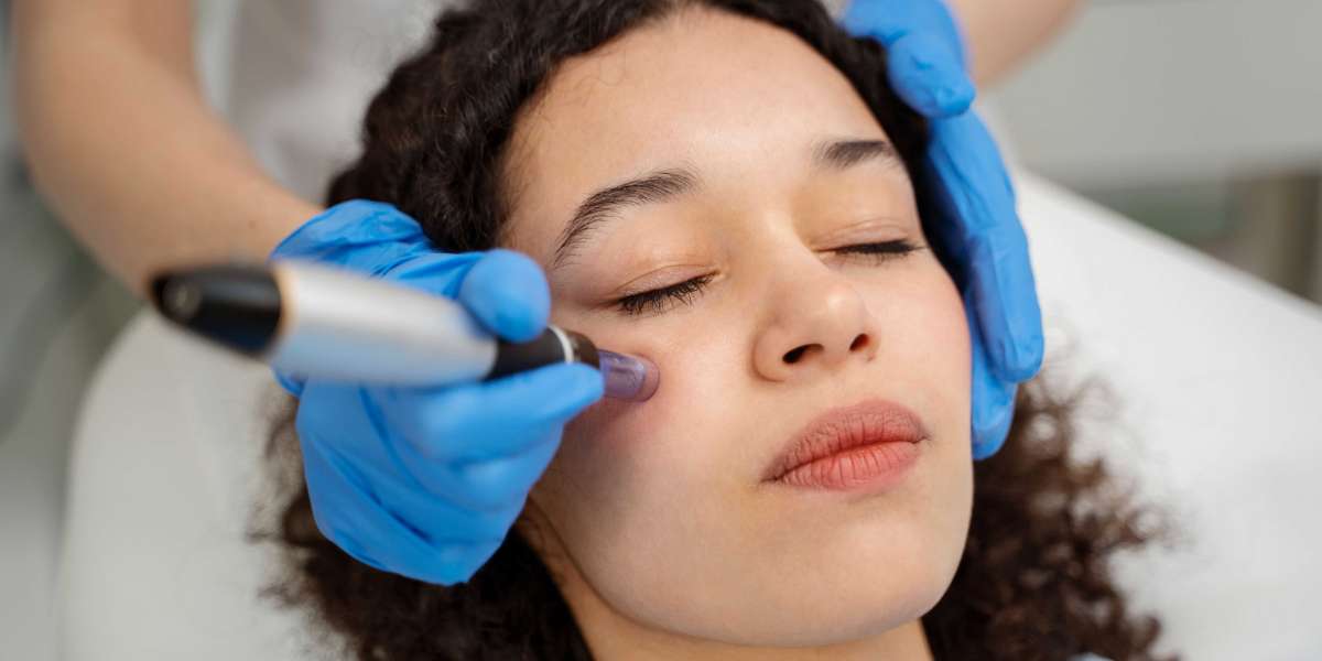 Elevate Your Eye Contours: Eye Lift with a Laser in Riyadh